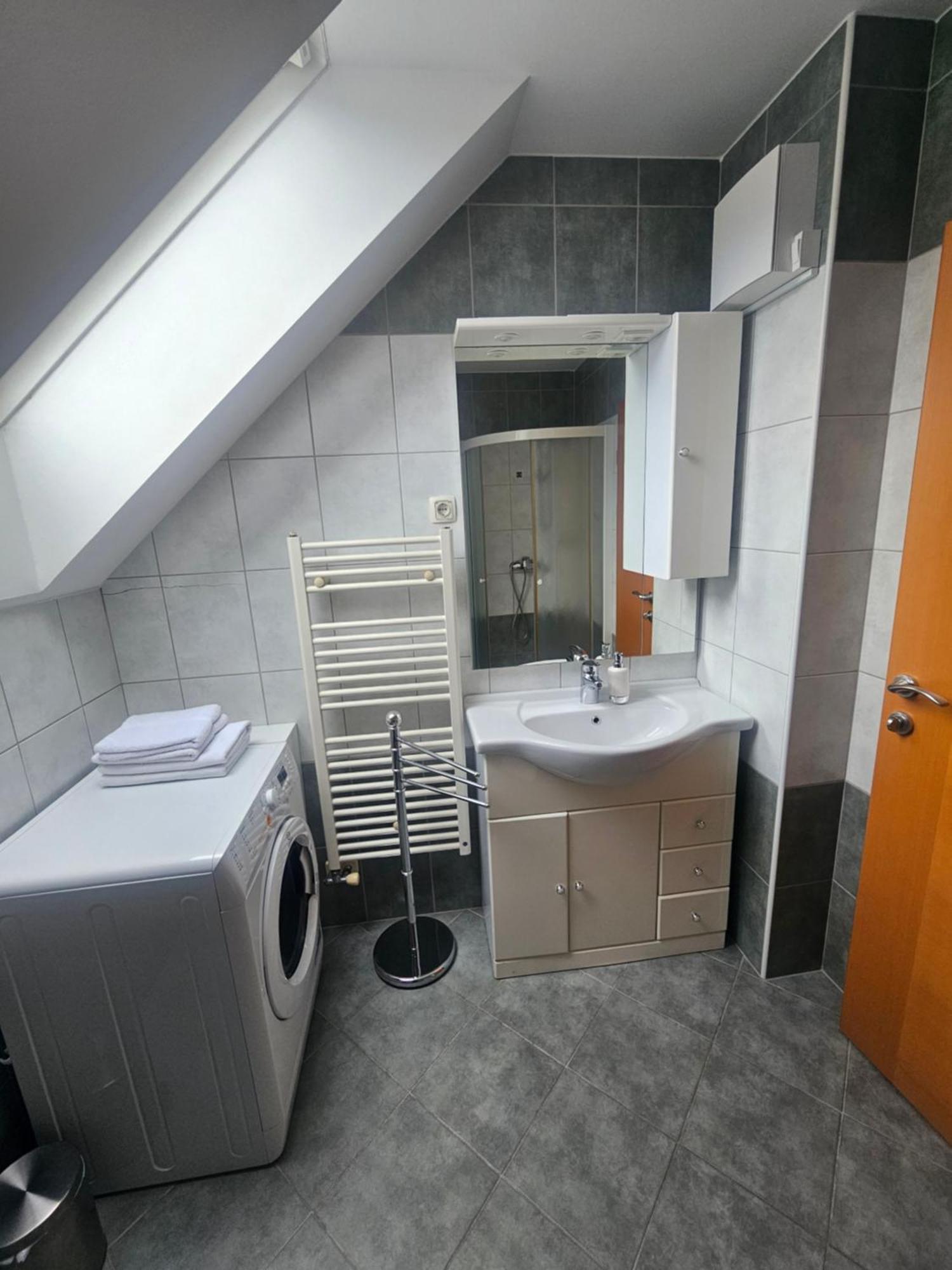 Apartmaji Mlinar ครานสกา โกรา ภายนอก รูปภาพ